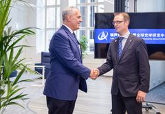 Tampere on täydellinen paikka Euroopan pääkonttorille. AAC:n Amerikoiden ja Euroopan toimintoja johtava
David Plekenpol ja Business Tampereen asiakkuusvastaava Oliver Hussey ovat tehneet tiivistä yhteistyötä koko AAC:n investointiprosessin ajan. Kuva: Mirella Mellonmaa/ Business Tampere