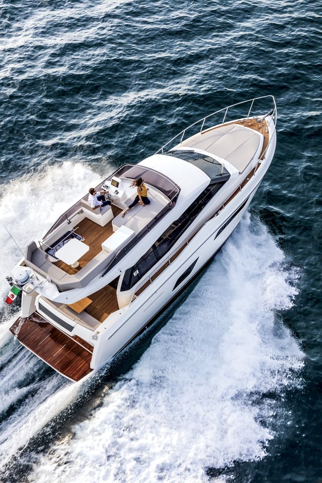 Ferretti Yacht 450