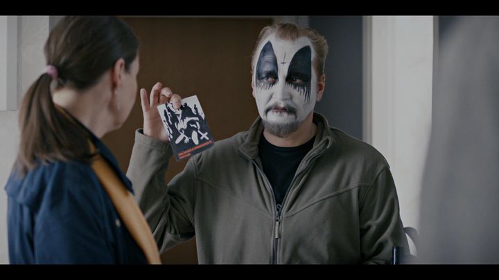 Teattereissa nähtävään koosteeseen kuuluu mm. Teemu Niukkasen ohjaama seksikulttikomedia Saatanan kanit.
