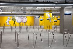 Seela Petra, Sinä päivänä, 2019. Tapiolan pyöräparkki, EMMA – Espoon modernin taiteen museon kokoelma. © Ella Tommila / EMMA