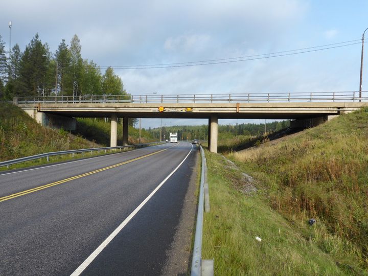 Köhniön risteyssilta, jonka alitse kulkee vt 18. Kuva: Keski-Suomen ELY-keskus