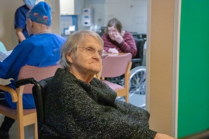 Sijaisia tarvitaan erityisesti ikäihmisten palveluihin. Myös vammaispalveluihin ja vuodeosastoille kaivataan runsaasti kesätyöntekijöitä.