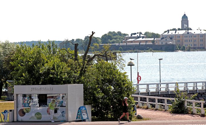 Staden hyr ut glass-och grillkioskplatser på allmänna områden till företag. Foto: Helsingfors stads mediebank / Lauri Hänninen.