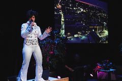 Teatteri Siperia, Mieslive, Tampere-talo, ohjaus Anna-Elina Lyytikäinen, kuvaaja Jere Riihinen