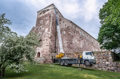 Jalo & Jalos höjdlift används för underhåll av Åbo slott. Bild: Jalo & Jalo