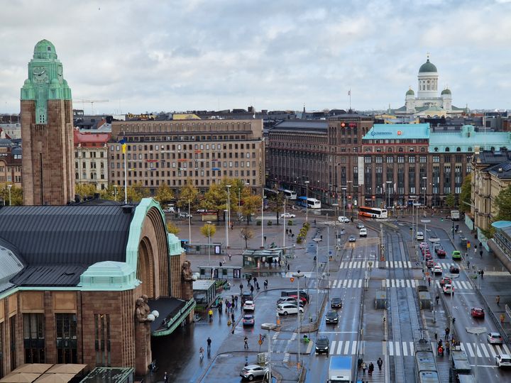 Koronapandemia vähensi autoilua vain väliaikaisesti. Vuonna 2022 pakokaasujen pitoisuudet kasvoivat ilmassa. Kuva: HSY / Saija Korhonen