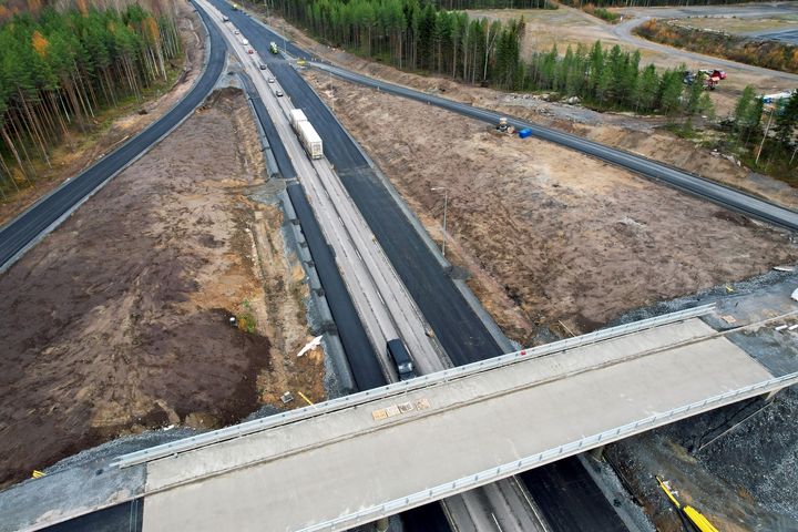 I planen för väghållningen och trafiken 2023–2027 framförs en översikt över trafik, väghållning och finansiering i NTM-centralen i Södra Österbottens område. Bilden är tagen av Ida Panula, Welado Oy