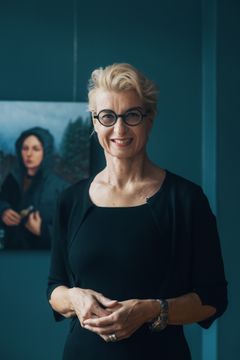 Vaasan kaupungin museoiden näyttelypäällikkö Maaria Salo on valittu jäseneksi Vuoden nuori taiteilija-asiantuntijatyöryhmään. Kuva: Vaasan kaupungin museot /Christoffer Björklund.
