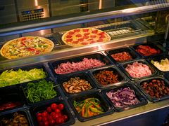 "Kotipizza panostaa vastuulliseen ja tuoreeseen ruokaan, sillä yhä useampi asiakas haluaa tietää, mistä ruoan raaka-aineet ovat peräisin ja miten ne on tuotettu. MSC-merkki on meille kunnia-asia ja valintamme edistää samalla valtamerten hyvinvointia ja tukee kalastuselinkeinoa, mistä olemme hyvin ylpeitä”, sanoo Kotipizza Groupin toimitusjohtaja Tommi Tervanen.