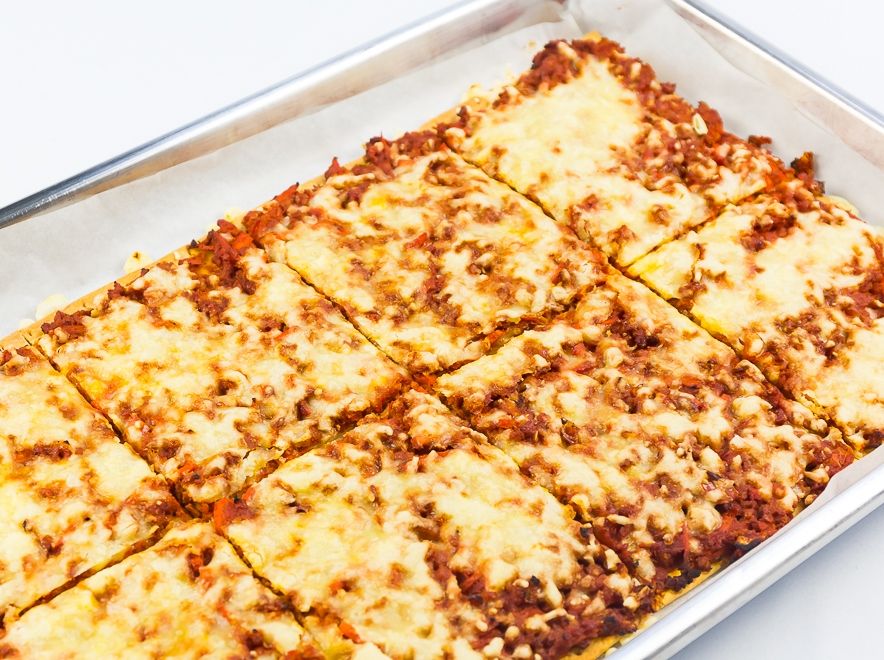 Soijabolognese-tomaattipizza