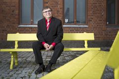 Reijo Savolainen palkittiin elämäntyöstä isännöintialan ja taloyhtiöiden hyväksi.