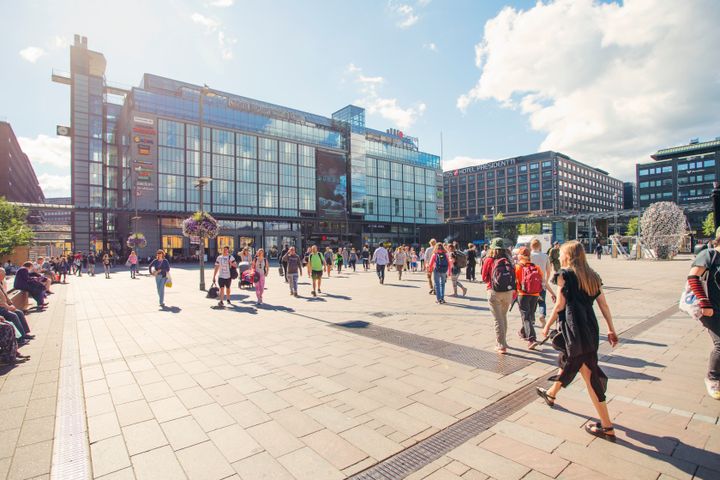 Kävelyreittikyselyssä pyydetään merkitsemään kartalle niitä reittejä, joita keskustassa käyttää ja kertomaan, miksi valitsee juuri tietyn reitin. Kuva Kampista. Kuva: Lauri Rotko