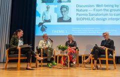 Live discussion “Well-being by the Nature – From the groundbreaking Paimio Sanatorium to current Biophilic design interpretations” was held with moderator Anna Tiula (on the left), Kari-Otso Nevaluoma, Henna Helander and Hanna Laikola. Photo Maija Holma, Alvar Aalto Foundation.