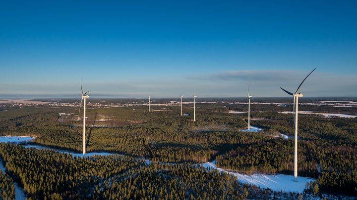 Kuvassa OX2:n rakennuttama ja hallinnoima Jouttikallion tuulipuisto. Kuva: OX2. Kuvaaja: Mikko Havusela.