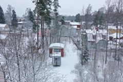 Helsingissä Tapanilassa mitataan puunpolton vaikutusta ilmanlaatuun vuonna 2022.