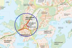 Itäväylä ohjataan kiertoreitille Herttoniemen kohdalla.