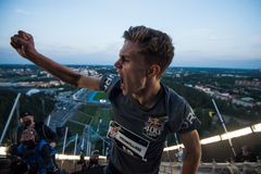 Miesten sarjan ylivoimainen voittaja Erik Resell. Kuvaaja: Victor Engström / Red Bull Content Pool.