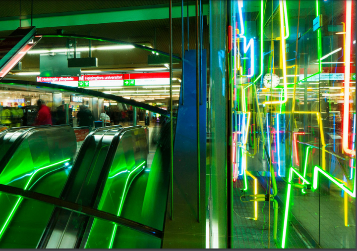 Helsingin yliopiston metroasemalla. Kuva Justus Hirvi