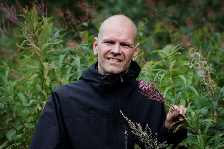 Atte Komosen johtama ampiaistutkimus Jyväskylän yliopistossa lähti käyntiin hyvän ampiaiskesän 2018 jälkeen Koneen säätiön rahoituksella.