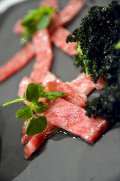 Kobe-ulkofilee sashimi. Kuva: Ronja Honko