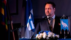 Kunnanvaltuuston puheenjohtaja Seppo Alatörmänen pitämässä puhetta Suomi100 -tilaisuudessa Kuva: Jari Rantapelkonen