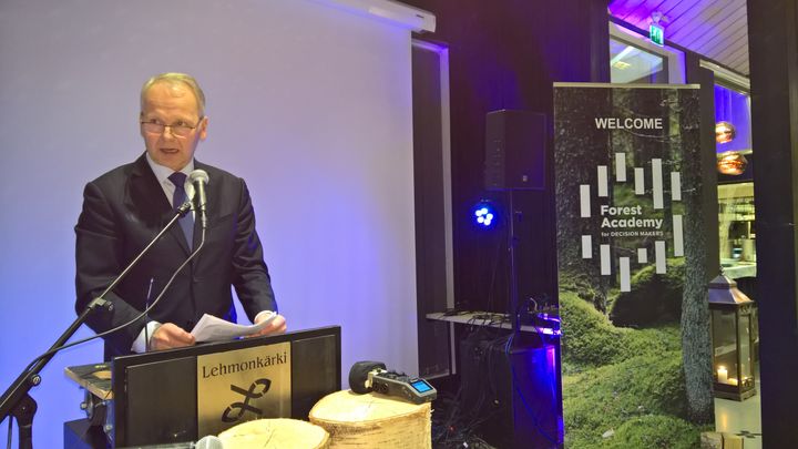 Minister for Agriculture and Forestry, Mr. Jari Leppä, presented on Wednesday evening the proposal of Prime Minister Juha Sipilä to establish an EU-Africa Forest Fund, at the first Forest Academy for EU Decision Makers in Asikkala, Finland. Photo: Jussi Seppälä, Hopiasepät Ltd