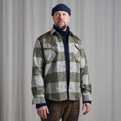 Kasperi Garments G.02 Korpi villakangaspaita syntyi Suomen kansallispuistojen innoittamana. Hinta 275 euroa.
