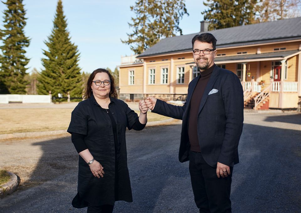 Päivi Annamaa, yksikönjohtaja ja Vesa Järvinen, toimialajohtaja, A-Insinöörit