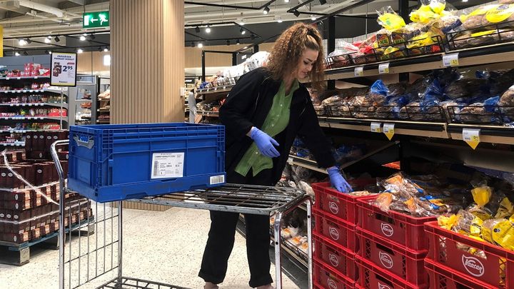 S-market Keuruulla Kauppa-apu-palvelu on käynnistynyt ja asiakkaiden tilauksia on saatu jo keräiltäväksi. Kuva: Pasi Seppälä / Keskimaa.