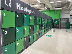 Ostokset voi noutaa kätevästi noutopisteeltä, joka sijaitsee Prisman liukuportaiden yläpäässä.