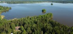 Husulanmäen alue on vehreä kaunis osa Lapinjärveä.