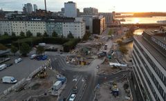 Kruunusillat-raitiotie yhdistää Laajasalon, Korkeasaaren ja Kalasataman Hakaniemeen vuonna 2027. Samalla syntyy uusi merellinen reitti myös pyöräilijöille ja jalankulkijoille. Kuva: Kruunusillat-raitiotie