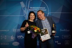 Oulun Grill it!  -ravintola voitti Vuoden Grill it! -palkinnon jo kolmatta kertaa. Viime vuoden gaalasta otetussa kuvassa palkinnosta iloitsevat keittiömestari Liisa Manninen ja ravintolapäällikkö Teppo Kinnunen. Grill It!:lle etsitään yhä uusia tiloja Oulusta.