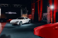 Ferrari Roma on palkittu arvostetulla Car Design Award -voitolla vuoden 2020 kauneimpana autona. Kuva: Wolfcom