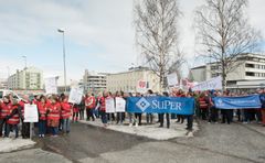 Mehiläisen tytäryhtiöiden henkilöstö marssi ulos Kemin ja Tornion työpisteistään 11.4.2019