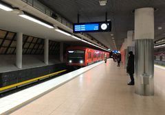 Metro liikennöi aamulla 14.1. aikataulun mukaisesti. Myös aamun ruuhkaliikenne ajettiin normaalisti.