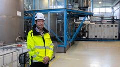 Inosence Polyolin tuotantolaitos sijaitsee Salossa, noin kilometrin päässä Finnfoamin tehdasalueelta. Sen tekninen tuotantokapasiteetti on jopa 10 000 tonnia polyolia vuodessa. Kuvassa Sami Häkkinen, Inosence Polyol Oy:n operatiivinen johtaja.