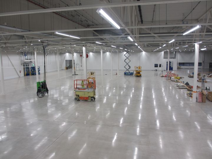 Betomix ja Dyny tekivät yhteistyössä dyny®PRO-pintakäsitellyn betonilattian Tampereen K-rauta Lahdesjärvelle.