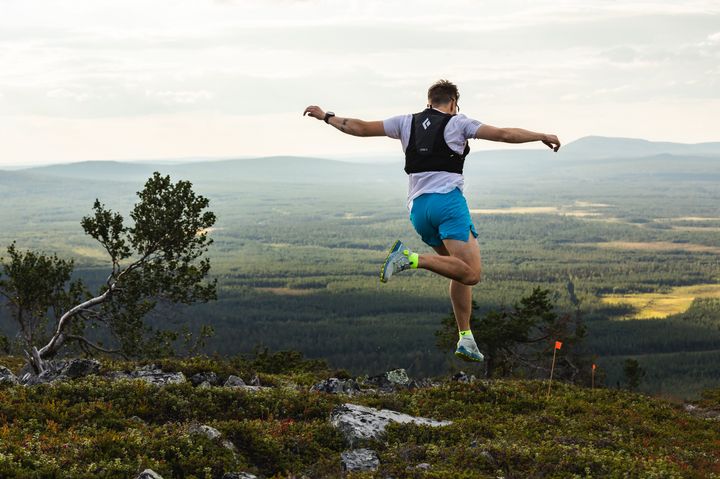 NUTS Pyhän reitit ovat vaihtelevia ja kulkevat mm. kuruissa, metsäpoluilla ja avoimilla tunturiosuuksilla. Kuva: Rami Valonen