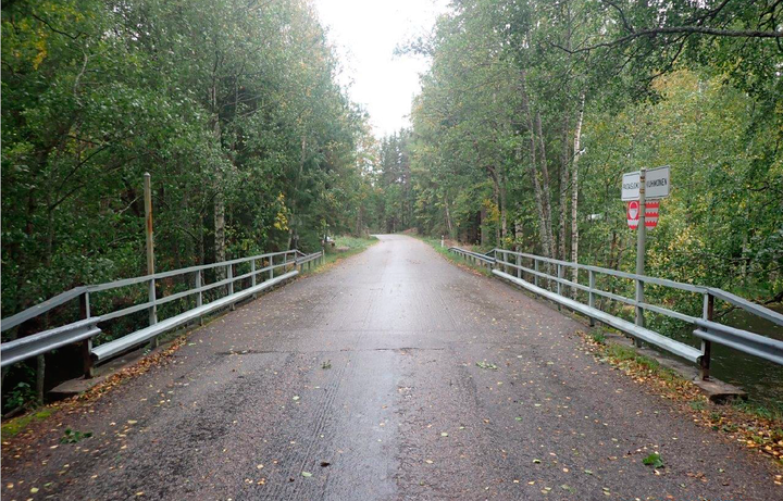 Pippurin silta sijaitsee Padasjoen ja Kuhmoisen kuntarajalla.