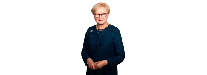 Anneli Taina valittiin tänään jatkamaan senioriliiton puheenjohtajana toisen kerran kolmen vuoden kaudeksi. Hän on toiminut aiemmin muun muassa Etelä-Suomen läänin maaherrana ja puolustusministerinä.