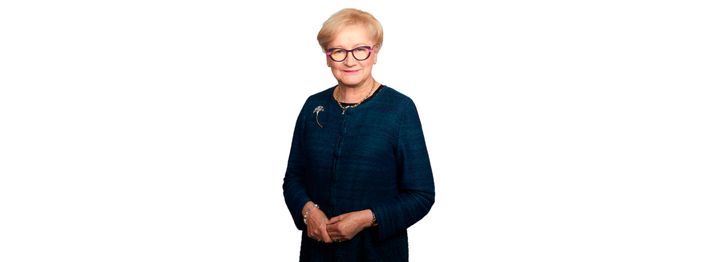 Anneli Taina valittiin tänään jatkamaan senioriliiton puheenjohtajana toisen kerran kolmen vuoden kaudeksi. Hän on toiminut aiemmin muun muassa Etelä-Suomen läänin maaherrana ja puolustusministerinä.