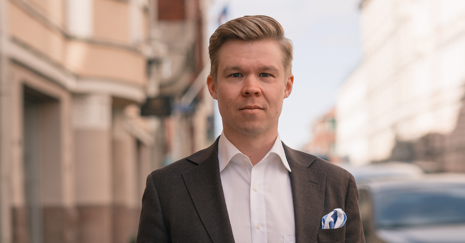 Juho Kärkkäinen - yhteiskuntasuhdepäällikkö