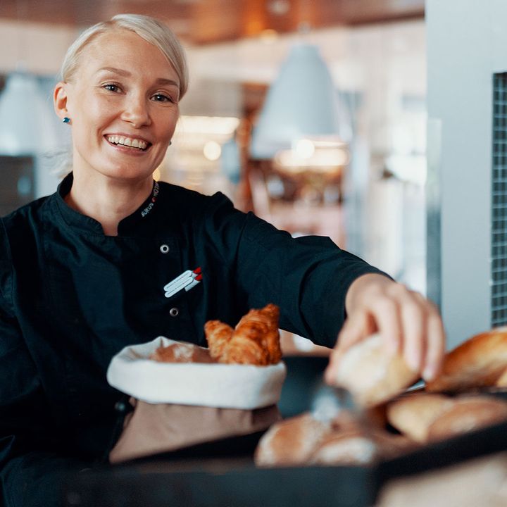 Sokos Hotelleissa onnellistetaan asiakkaita.