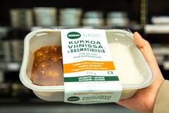 Kymmenessä eri Herkku-tuotteessa on nyt uusi, vastuullisuuden näkökulmasta kestävämpi pakkaus.