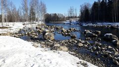 Vanajaveden alhainen vedenkorkeus on vaikuttanut myös Lempäälässä sijaitsevan Herralanvirran vedenkorkeuksiin. Kuva: Diar Isid, 16.3.2022