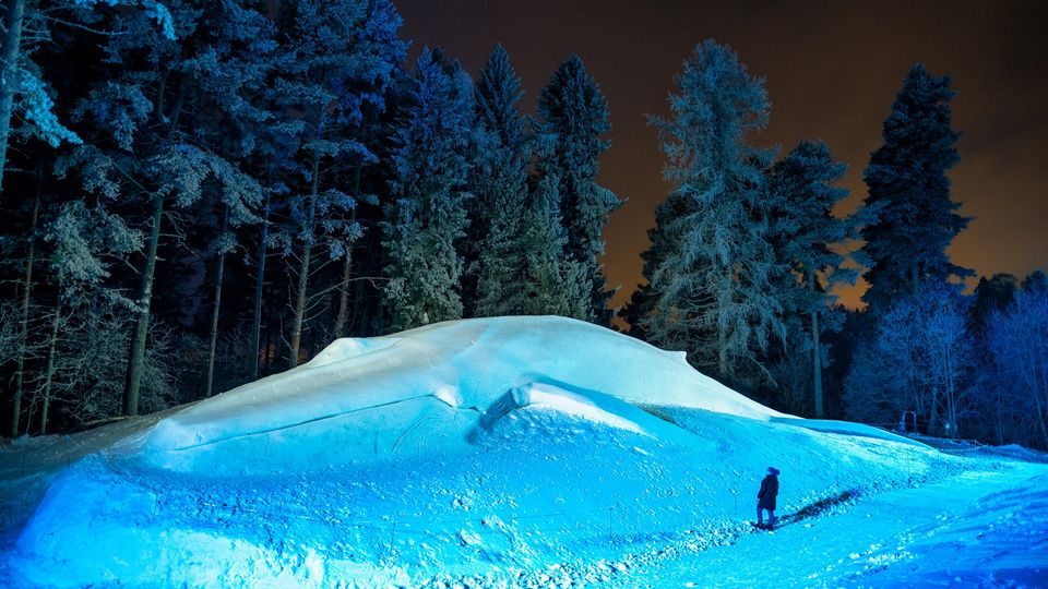Snow whale 3 Rami Saarikorpi 2200px