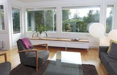 Tiivin uusi ikkunamallisto valmistetaan Haapajärven tehtaalla ja se on Avainlippu-tuote. Kristalli-ikkunat voi tilata tyyliltään perinteiseen taloon sopivana Helmi-mallina ja moderniin rakentamiseen sovitettuna Valo-mallina.