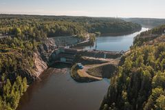 Melon pato sijaitsee jylhissä maisemissa Nokialla Pyhäjärvestä Kokemäenjoen vesistöön laskevassa Nokianvirrassa.