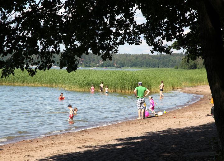 Munkkiniemen uimaranta. Kuva: Helsingin kaupungin aineistopankki / Leena Junnila